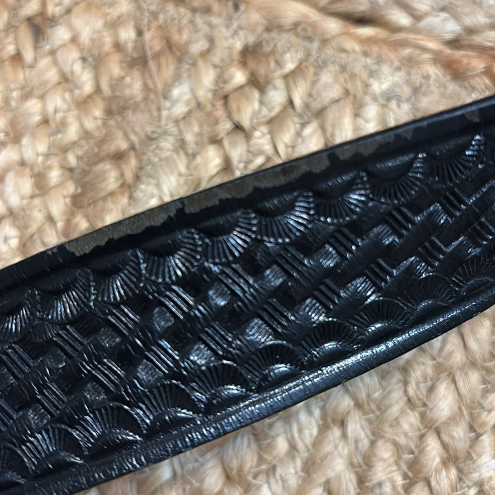 First Responder/ Police / Medics Black Leather Belt Excellent Condition Size 44